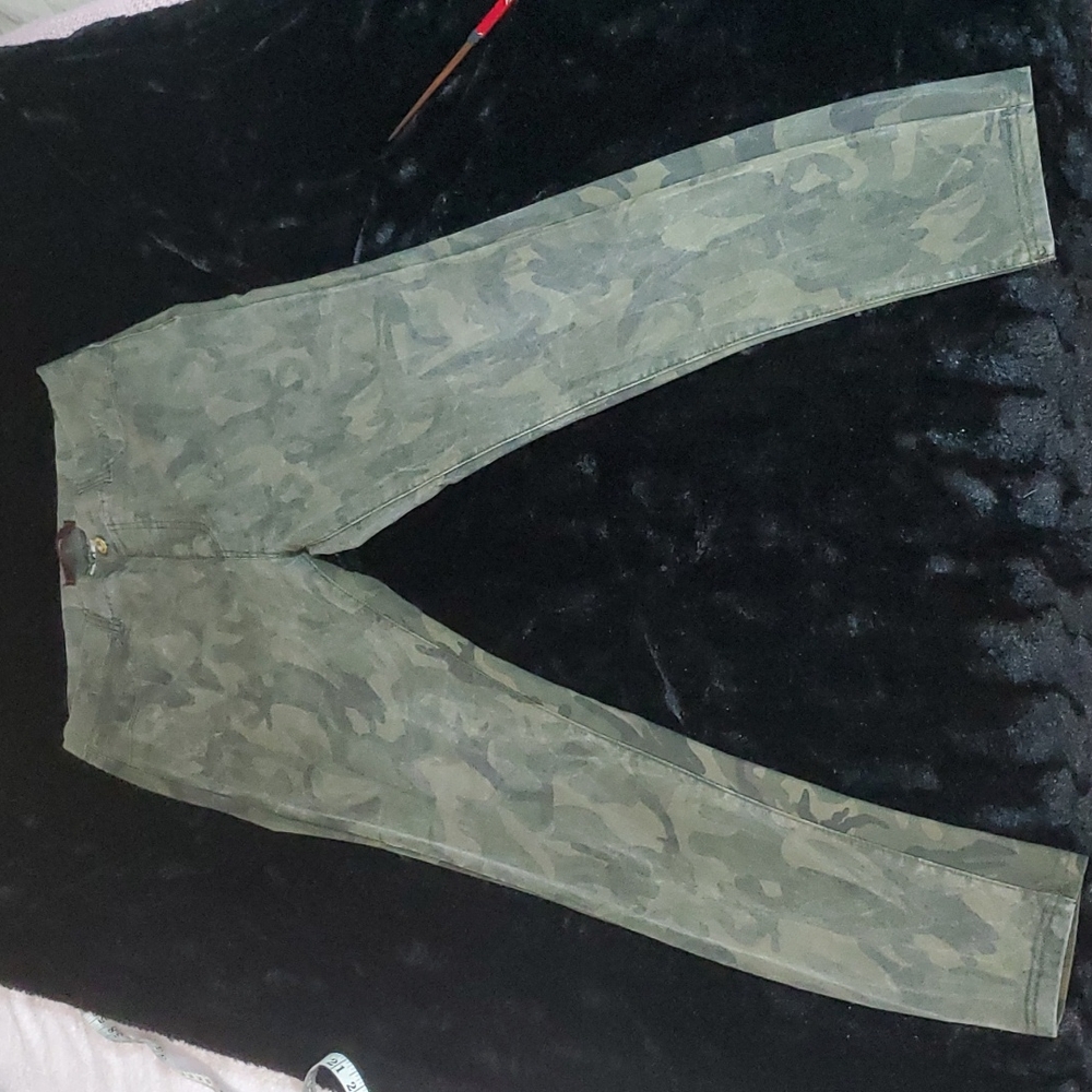 THRILL Vintage Butt Lift Women's Green Camo 2 Pocket Stretch Jeggings-Sz 1X